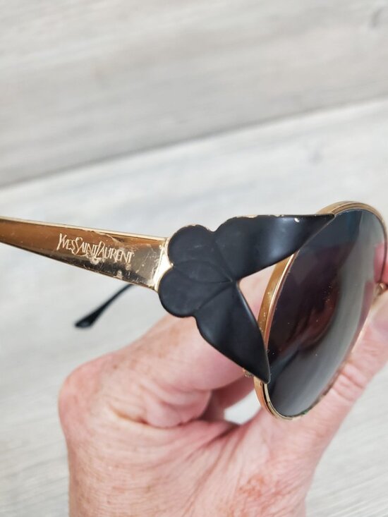 Yves Saint Laurent vintage 1990s oval sunglasses, 6038 Y105 main image 8